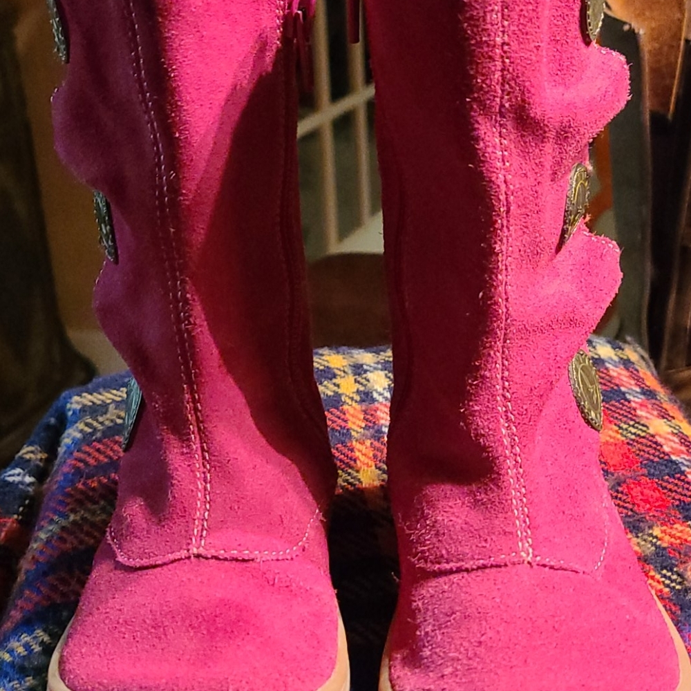 Boots - Picture 2 of 3